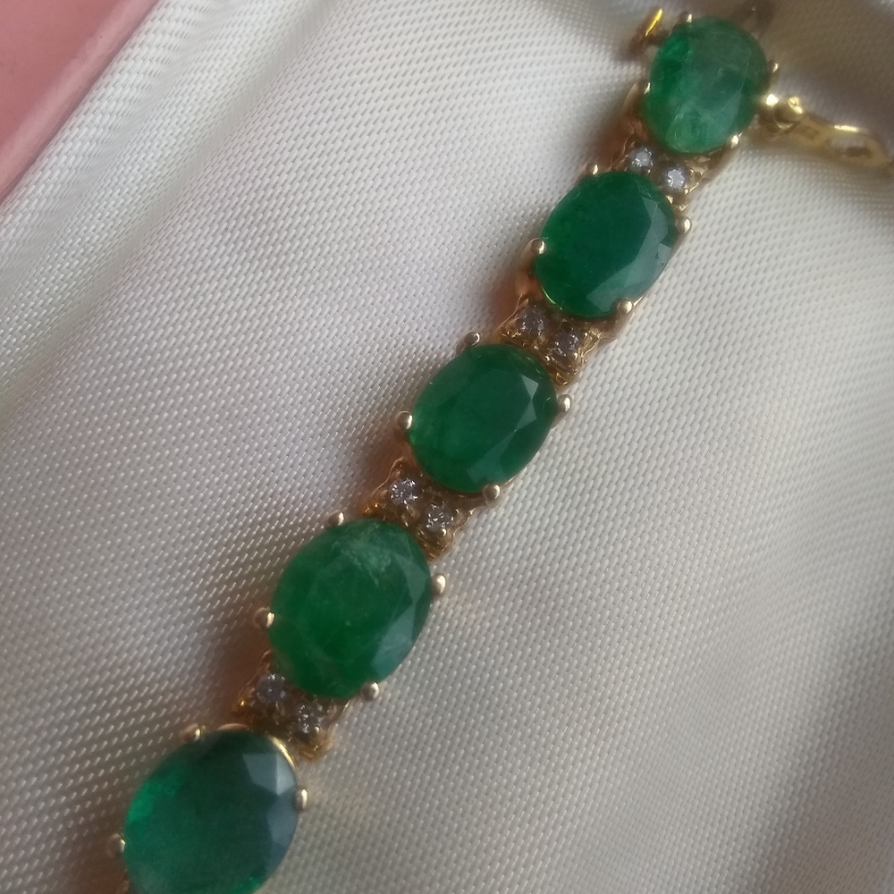 14KT Y/G 29CT Fabulous Emerald Diamond Bracelet - Picture 16 of 17